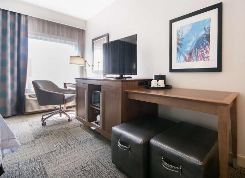 Hampton Inn Lakeland - image 11