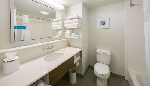 Hampton Inn Lakeland - image 15
