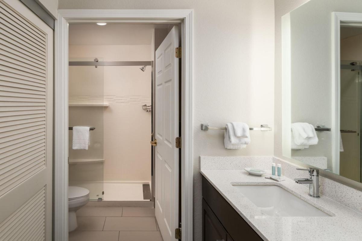 Residence Inn by Marriott Lakeland - image 7