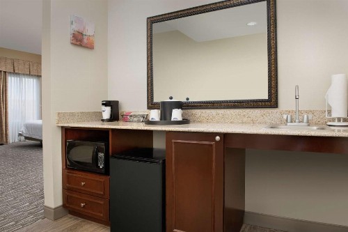 Hampton Inn & Suites Lakeland-South Polk Parkway - image 16