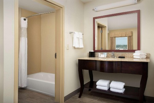 Hampton Inn & Suites Lakeland-South Polk Parkway - image 21