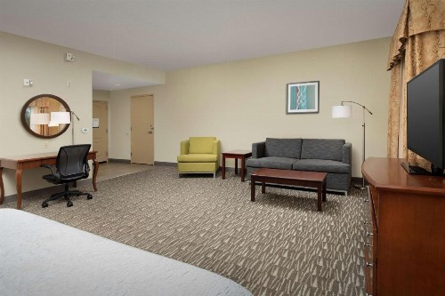 Hampton Inn & Suites Lakeland-South Polk Parkway - image 24
