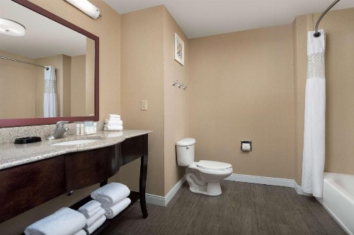 Hampton Inn & Suites Lakeland-South Polk Parkway - image 28