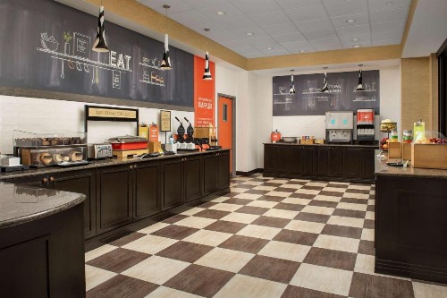 Hampton Inn & Suites Lakeland-South Polk Parkway - image 30