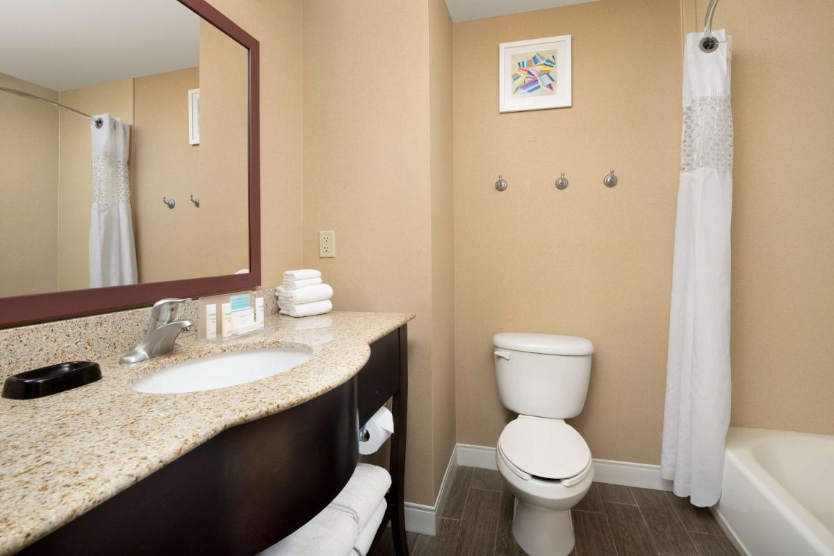 Hampton Inn & Suites Lakeland-South Polk Parkway - image 7