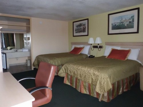 America's Best Inn & Suites-Lakeland - image 12