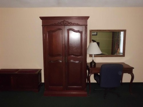 America's Best Inn & Suites-Lakeland - image 14