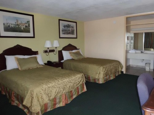 America's Best Inn & Suites-Lakeland - image 26