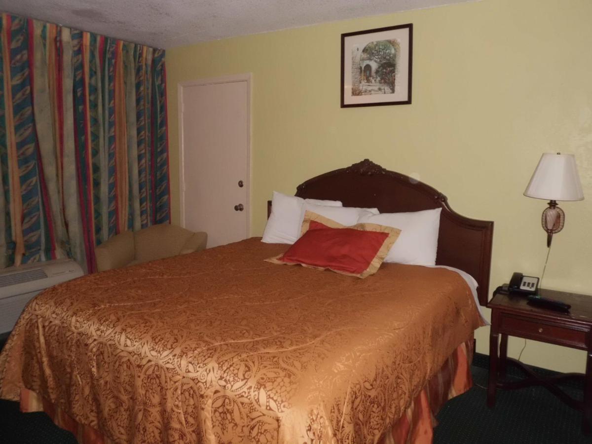 America's Best Inn & Suites-Lakeland - image 5