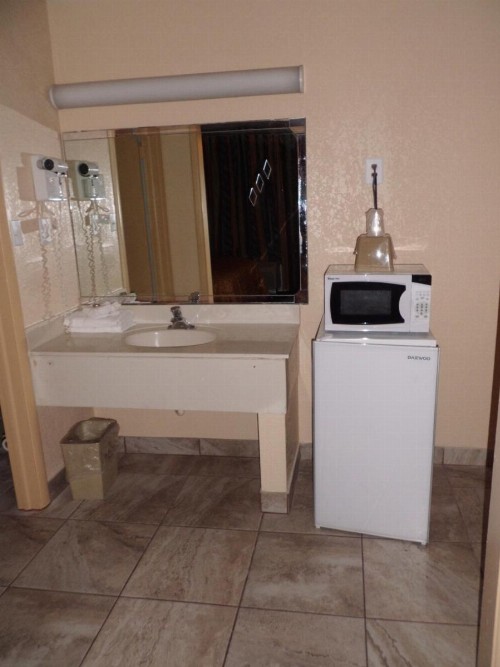 America's Best Inn & Suites-Lakeland - image 6