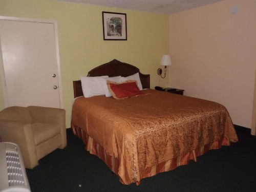 America's Best Inn & Suites-Lakeland - image 7
