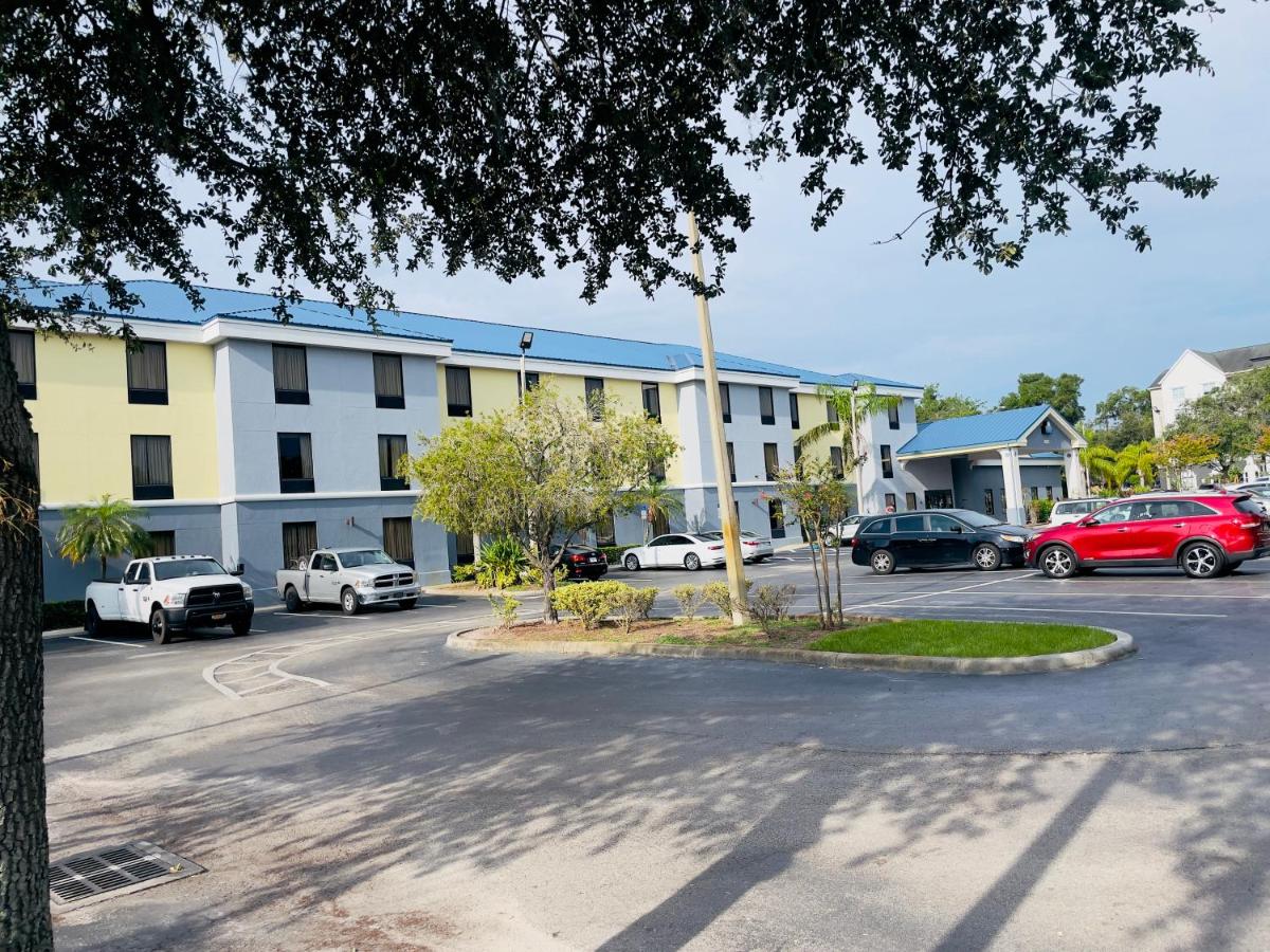 Days Inn & Suites by Wyndham Lakeland - main image