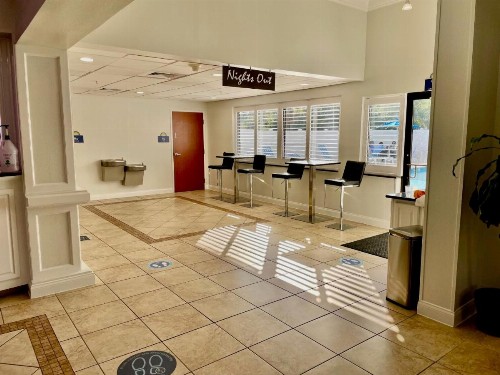 Days Inn & Suites by Wyndham Lakeland - image 11