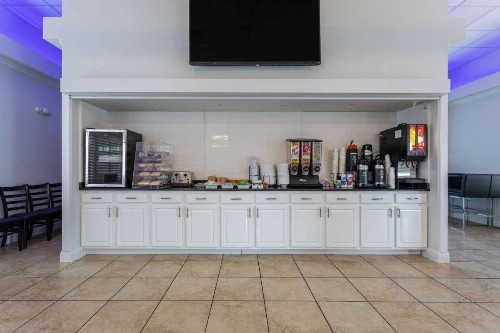 Days Inn & Suites by Wyndham Lakeland - image 17