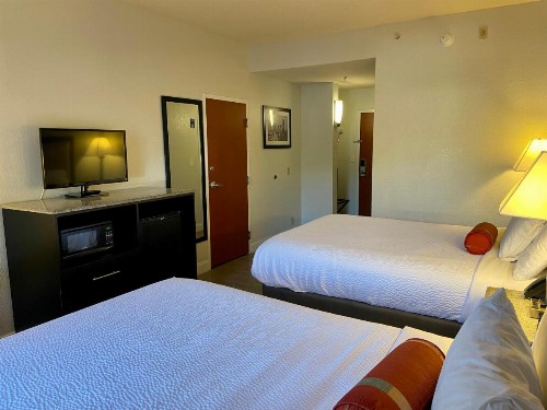 Days Inn & Suites by Wyndham Lakeland - image 20