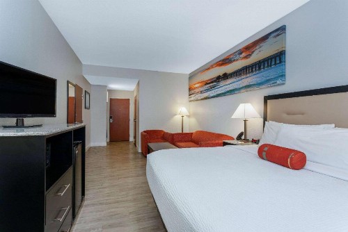 Days Inn & Suites by Wyndham Lakeland - image 21