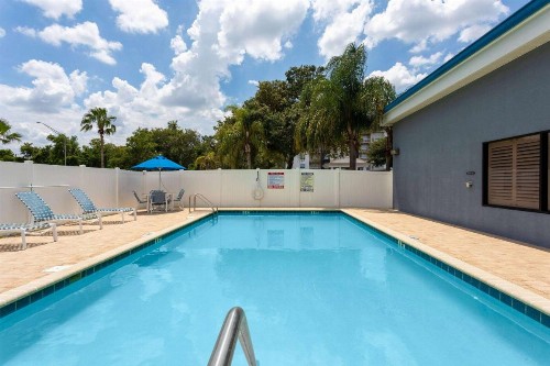Days Inn & Suites by Wyndham Lakeland - image 45