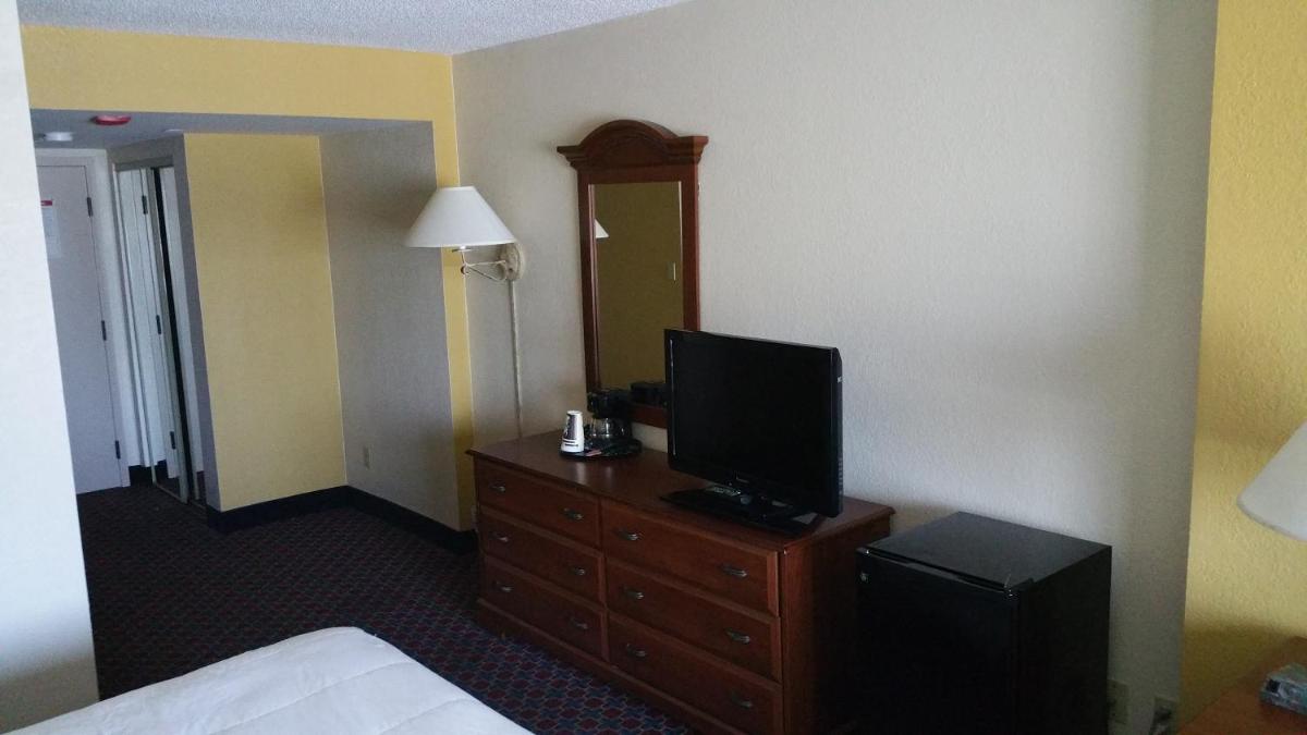 Imperial Swan Hotel and Suites Lakeland - image 7