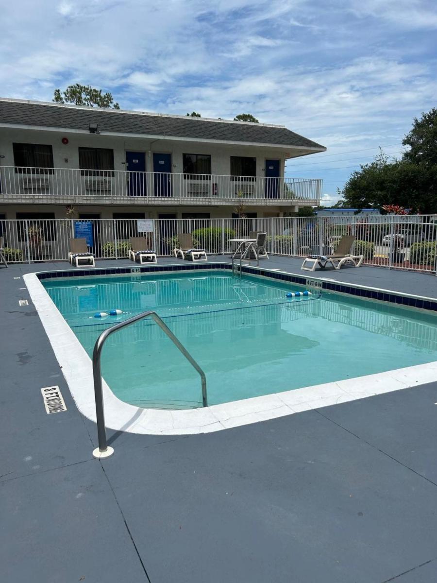Motel 6-Lakeland FL - main image