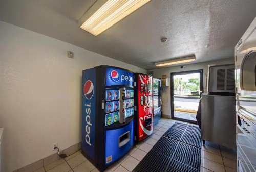 Motel 6-Lakeland FL - image 7