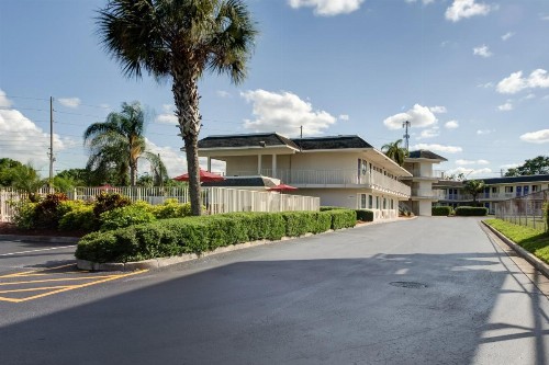 Motel 6-Lakeland FL - image 2