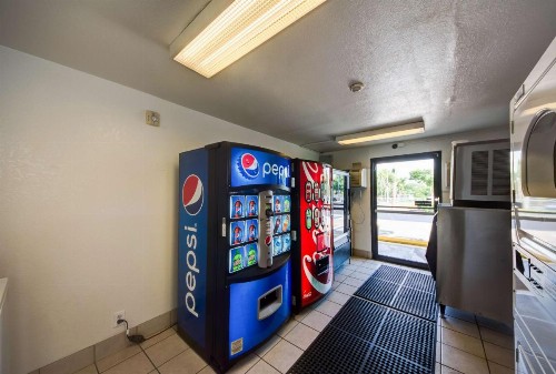 Motel 6-Lakeland FL - image 4