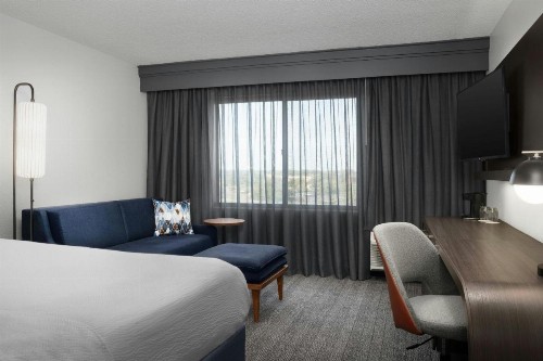 Courtyard by Marriott Lakeland - image 26