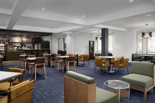 Courtyard by Marriott Lakeland - image 3