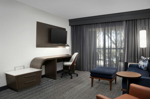 Courtyard by Marriott Lakeland - image 6