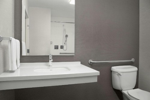 Courtyard by Marriott Lakeland - image 7
