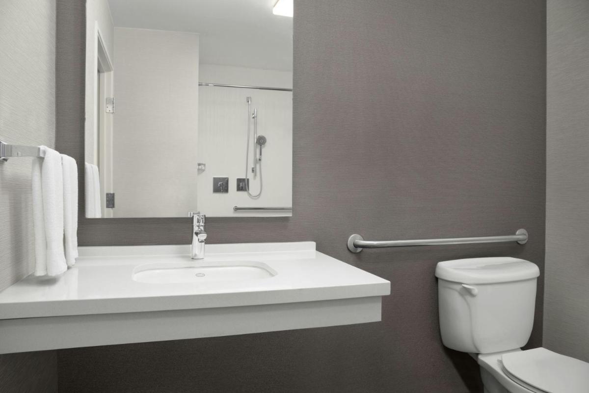 Courtyard by Marriott Lakeland - image 7