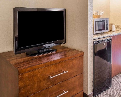 Comfort Inn & Suites Lakeland North I-4 - image 18