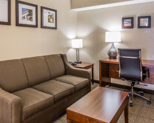 Comfort Inn & Suites Lakeland North I-4 - image 29