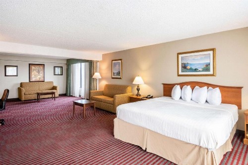 Quality Inn Lakeland North - image 17