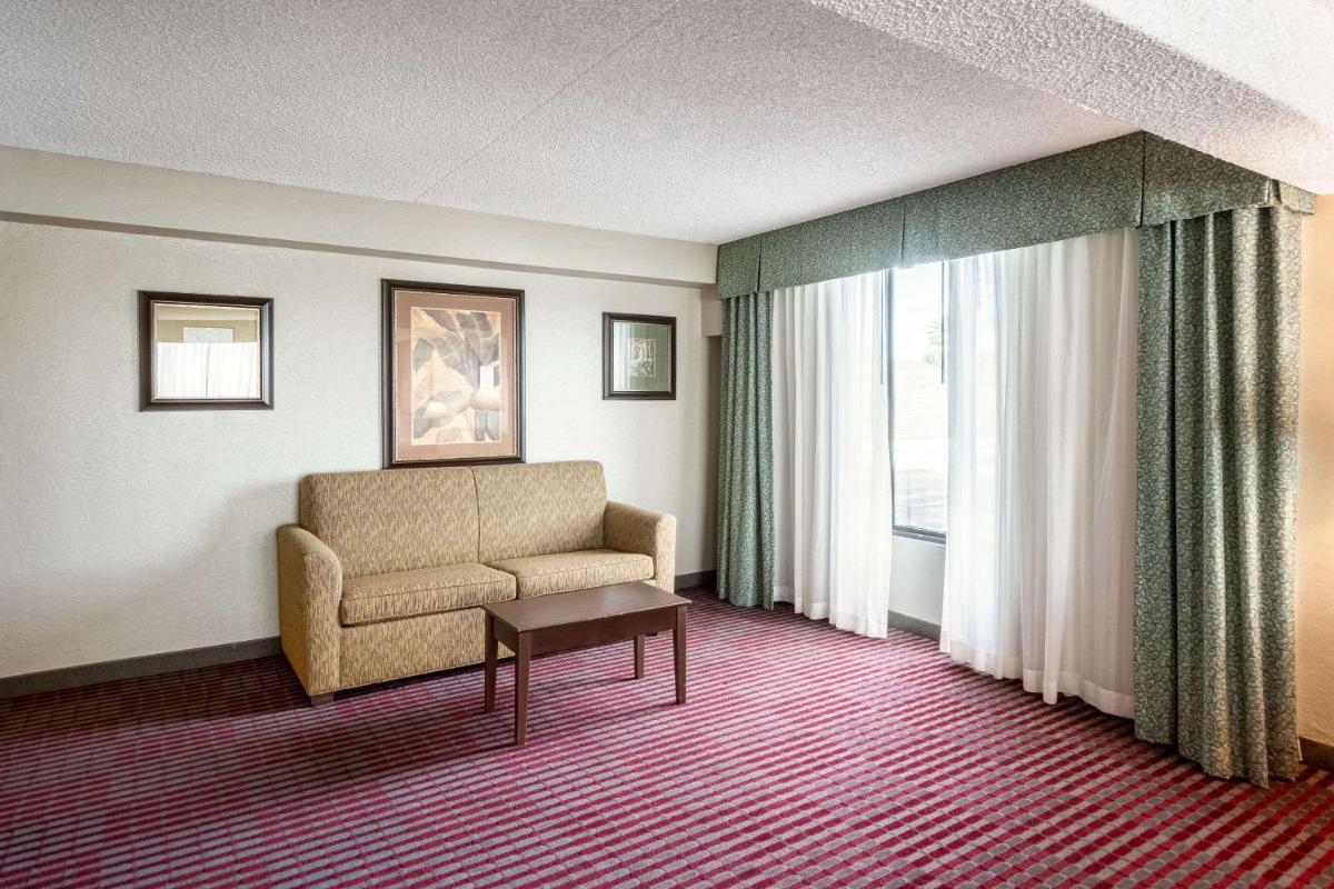 Quality Inn Lakeland North - image 4