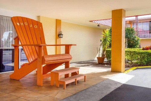 Howard Johnson by Wyndham Lakeland - image 22