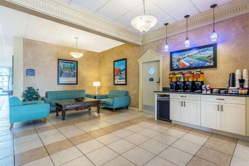 Howard Johnson by Wyndham Lakeland - image 27