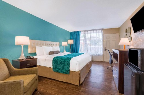 Howard Johnson by Wyndham Lakeland - image 31