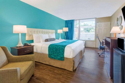 Howard Johnson by Wyndham Lakeland - image 35