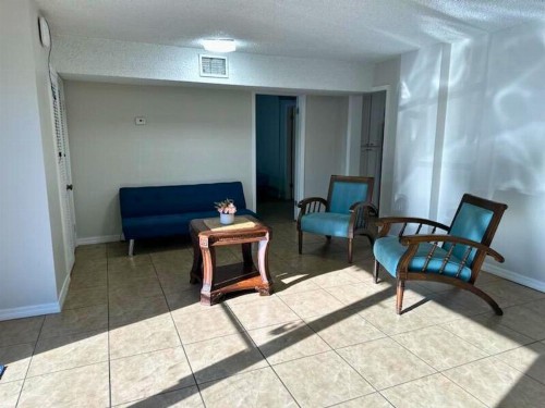 Stayable Suites Lakeland - image 11