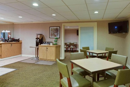 La Quinta by Wyndham Lakeland East - image 17