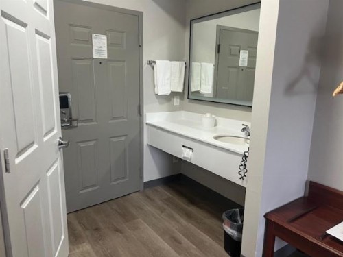 Baymont by Wyndham Lakeland - image 18