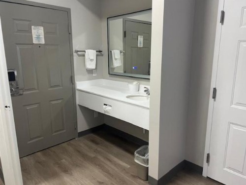 Baymont by Wyndham Lakeland - image 22