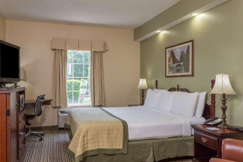 Baymont by Wyndham Lakeland - image 32