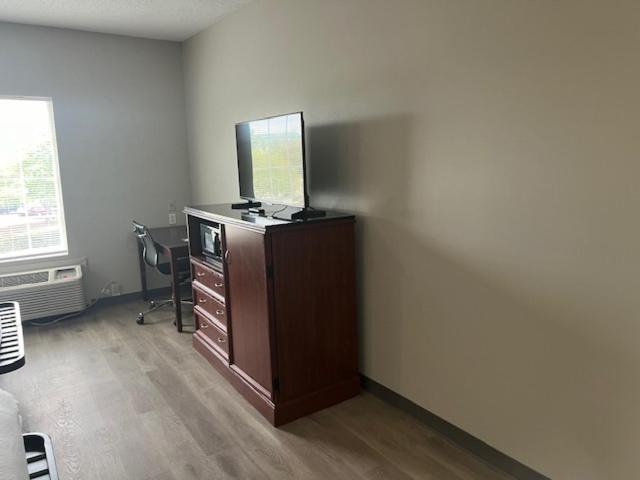 Baymont by Wyndham Lakeland - image 7