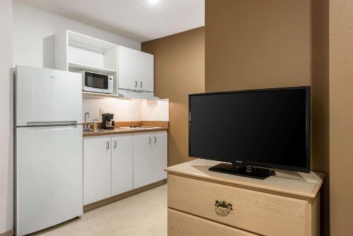 Suburban Extended Stay Hotel Lakeland North I-4 - image 21