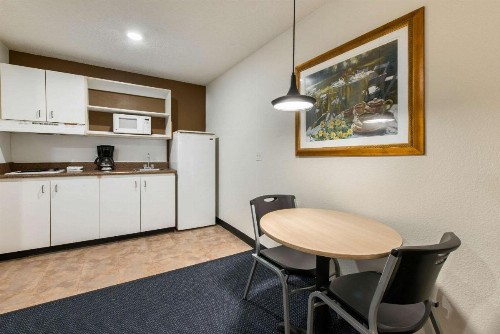 Suburban Extended Stay Hotel Lakeland North I-4 - image 23