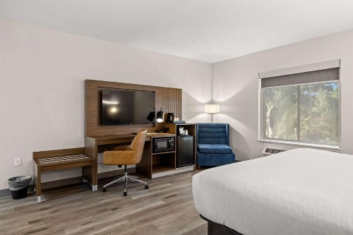 Sleep Inn & Suites Lakeland I-4 - image 23
