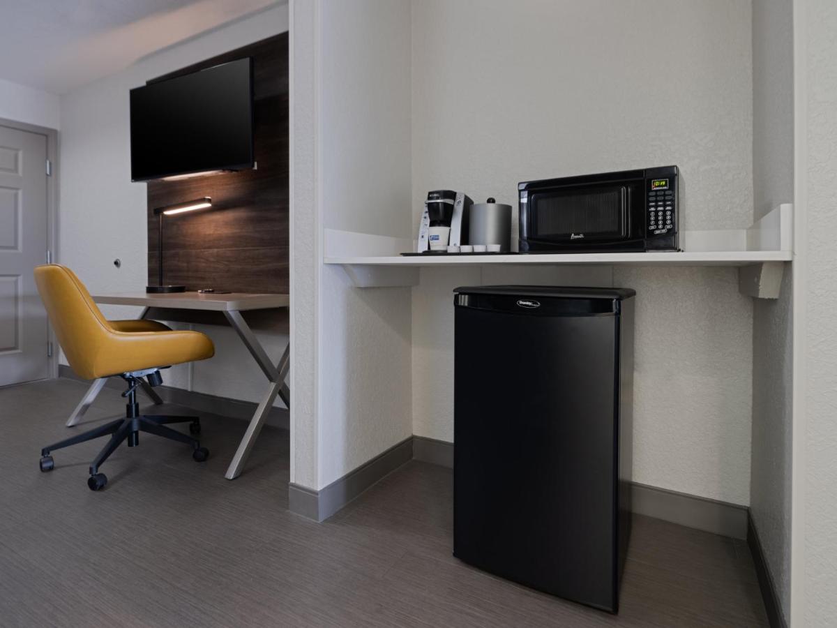Holiday Inn Express & Suites Lakeland North I-4 an IHG Hotel - image 2