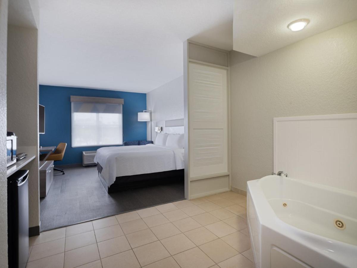 Holiday Inn Express & Suites Lakeland North I-4 an IHG Hotel - image 4